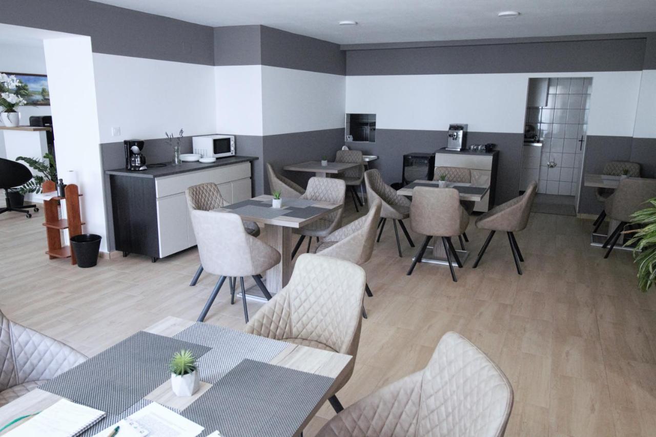 Szitakoeto Panzio Hotel Tiszafüred Екстериор снимка