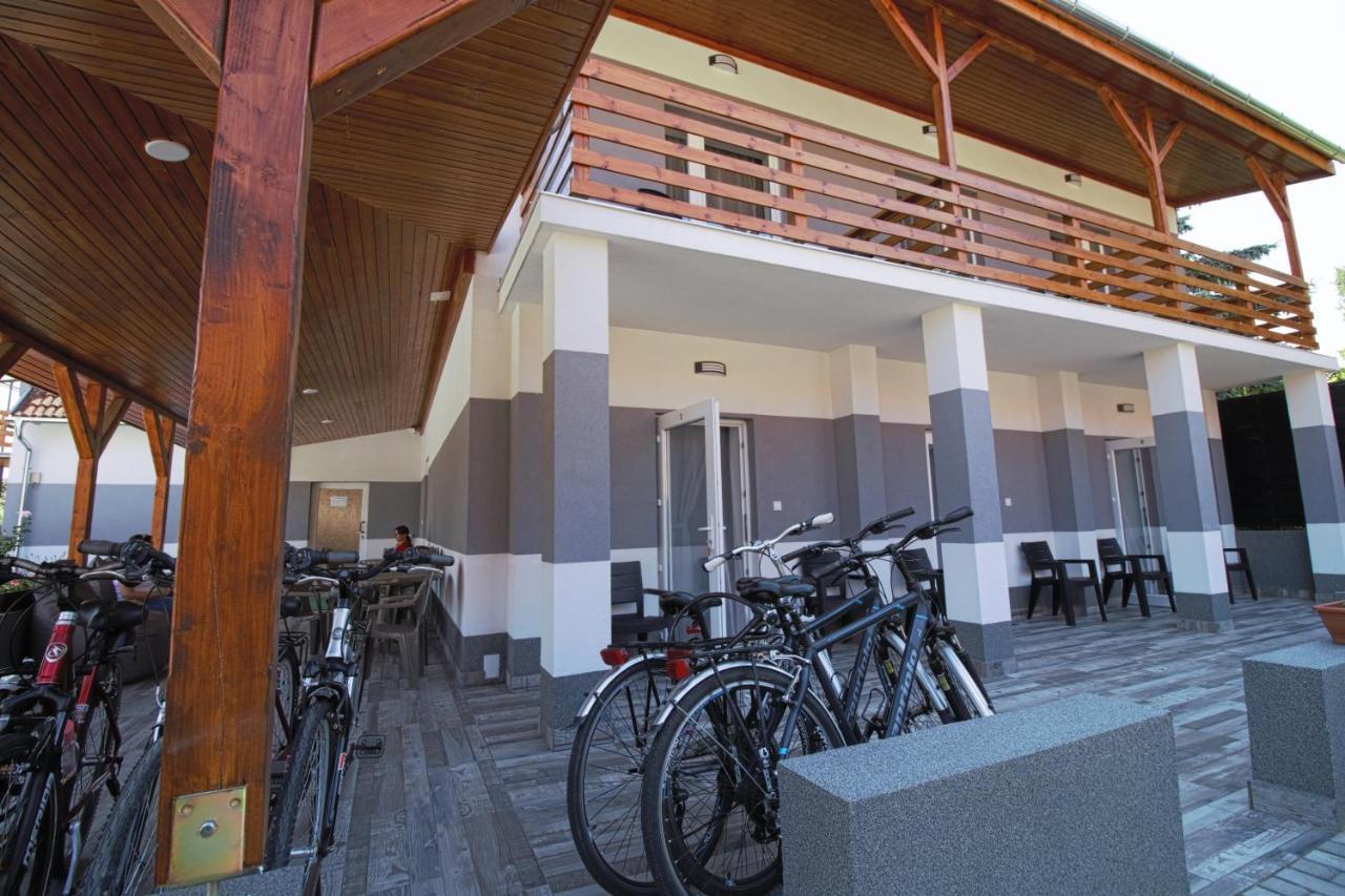 Szitakoeto Panzio Hotel Tiszafüred Екстериор снимка
