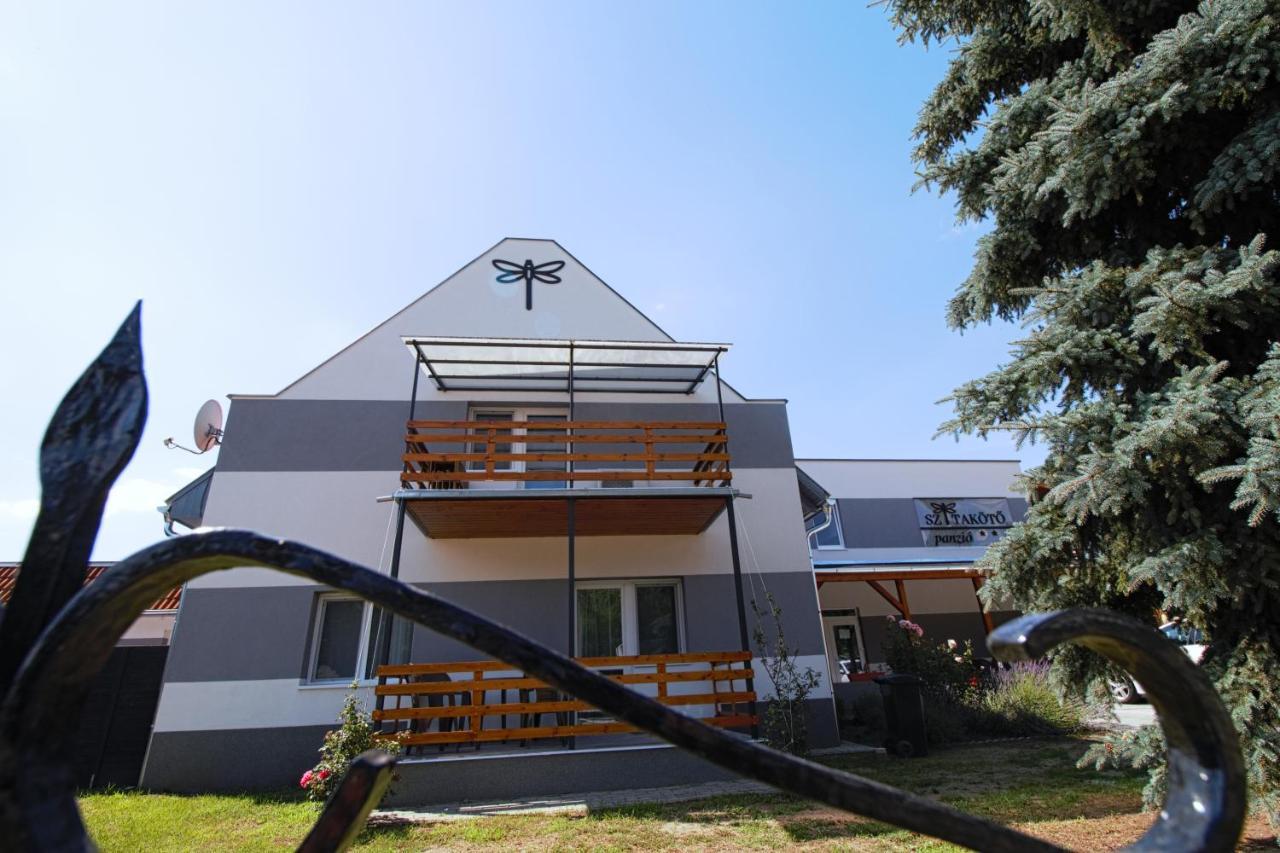 Szitakoeto Panzio Hotel Tiszafüred Екстериор снимка