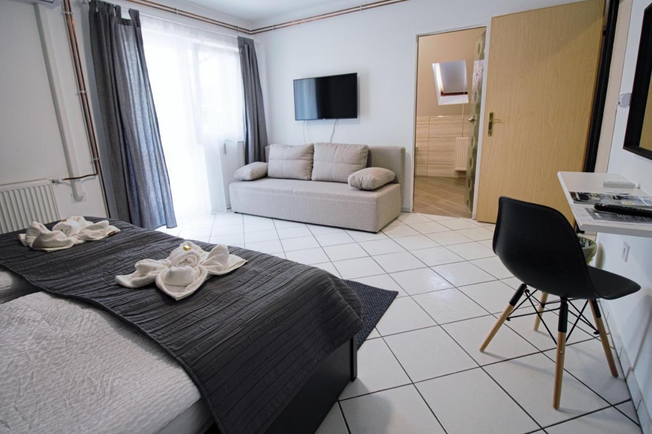 Szitakoeto Panzio Hotel Tiszafüred Екстериор снимка