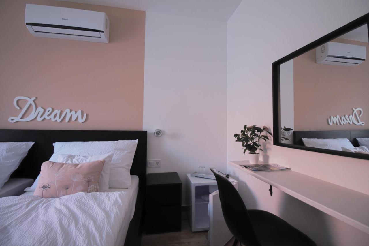 Szitakoeto Panzio Hotel Tiszafüred Екстериор снимка